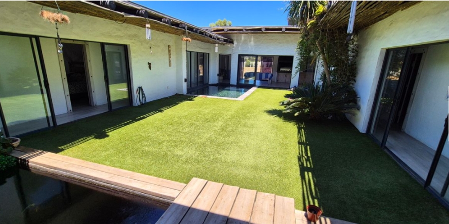 5 Bedroom Property for Sale in Cape Farms Western Cape
